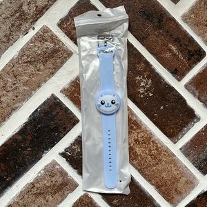 Brand new toddler “watch” for concealed AirTag